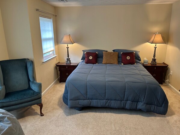 4 bedrooms, desk, free WiFi, bed sheets