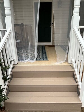 Exterior detail - The Big Chill: a 4-bedroom house on Sweetbriar Park at Lake of the Woods (Locust Grove)