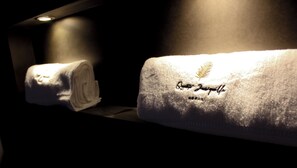 Doccia, set di cortesia gratuito, asciugacapelli, asciugamani