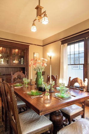 Dining - Benham-Johnston Bungalow (Sheridan)