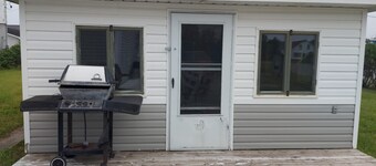 Great Large Character House, Deck, Gazebo, & Yard - Walk to All Amenities