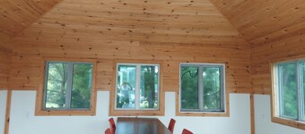 Great Large Character House, Deck, Gazebo, & Yard - Walk to All Amenities