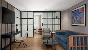 Premium Suite, 1 King Bed, Non Smoking, City View | 1 bedroom, hypo-allergenic bedding, minibar, in-room safe