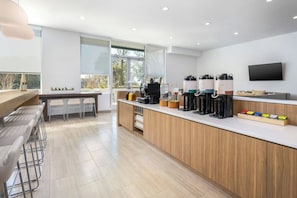 Free daily cooked-to-order breakfast - Element by Marriott Savannah Midtown (Savannah)