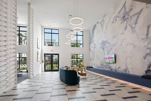 Retreat for up to 16: 5BR/4BA, Pool, Gym, Theater