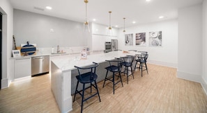 Dining - Beachy Dream 3BR/2BA w./ Pool, Gym, and Theater (Naples)
