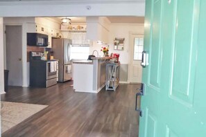 Private kitchen - Lackland AFB / Seaworld Get Away
(San Antonio)