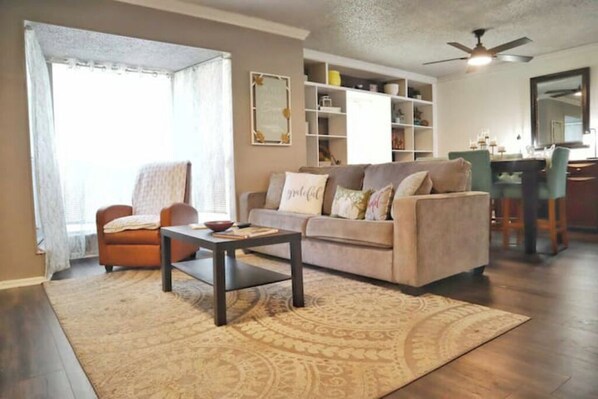 Living area - Lackland AFB / Seaworld Get Away
(San Antonio)