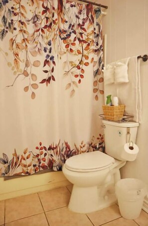 Hårtørrer, håndklæder, Sæbe, Toiletpapir