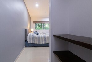 3 chambres, bureau, Wi-Fi gratuit, draps fournis