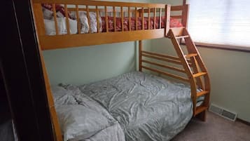 3 Schlafzimmer, kostenloses WLAN, Bettwäsche