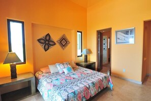 4 habitaciones, tabla de planchar con plancha, wifi y ropa de cama 