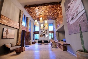 Lobby - Beachfront Surf Sanctuary at Soleado (San José del Cabo)