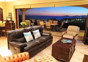 TV - Casa Glende: Golf and Sea Views in Puerto Los Cabos (Puerto Los Cabos)
