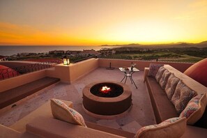 Terrace/patio - Casa Glende: Golf and Sea Views in Puerto Los Cabos (Puerto Los Cabos)