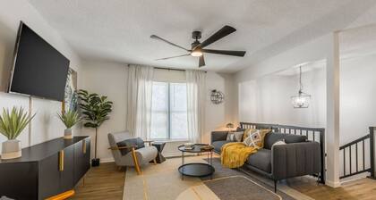 Spacious 4BR World Cup Home Private Garage