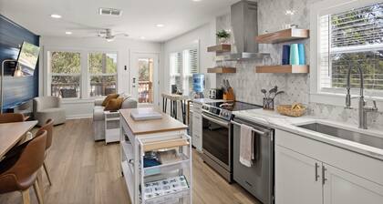 The Barn Haus ~ unique Hill Country experience, Hot Tub and Pet Friendly!