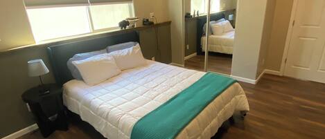 2 bedrooms, iron/ironing board, WiFi, bed sheets