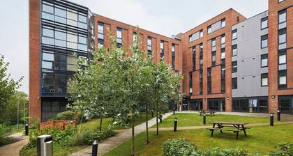 Student Only Riverside Way