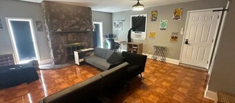 Cozy private suit inside a home in awesome Kenner with AC, WiFi