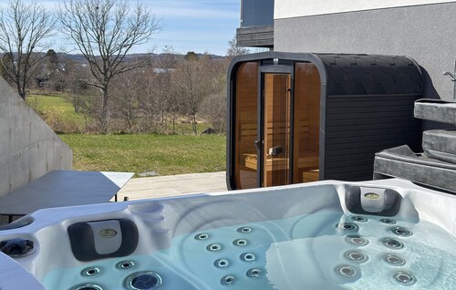 Nice home in Ebeltoft