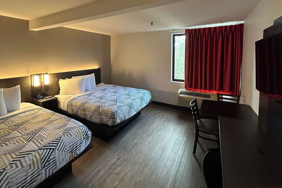 Desk, blackout drapes, free WiFi, bed sheets