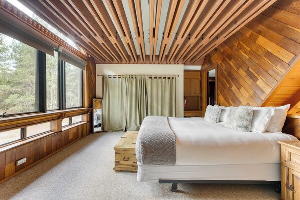 House (3 Bedrooms) | Interior - Riversong Lodge by Avantstay Sauna + Hot Tub On The Truckee River (Truckee)