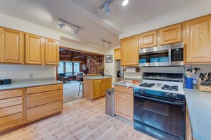 House (3 Bedrooms) | Interior - Riversong Lodge by Avantstay Sauna + Hot Tub On The Truckee River (Truckee)