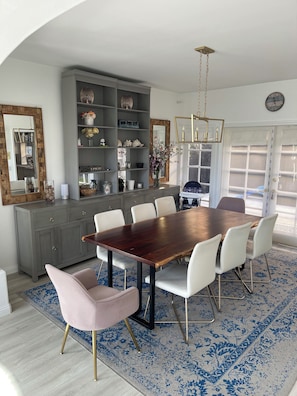 Dining - Large 6-bedroom house w/jacuzzi in lovely Monterey Park (Monterey Park)
