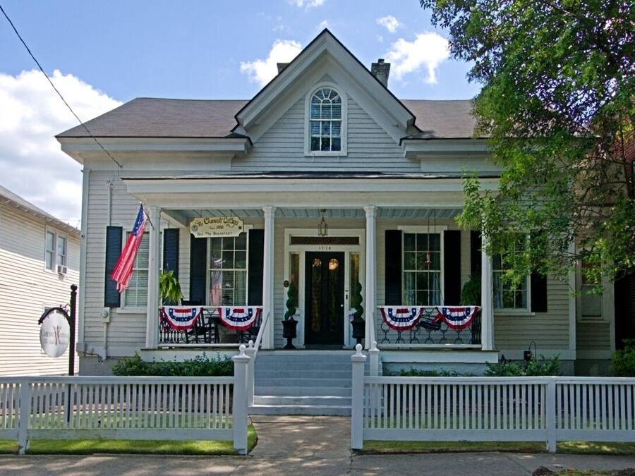 Vista frontal de la propiedad