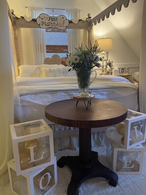 Laptop workspace, blackout drapes, iron/ironing board, free WiFi - Chesnut Cottage Inn (Columbia)