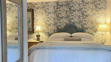 Suite – superior, ikke-røyk, hageutsikt | Skrivebord for bærbar PC, blendingsgardiner og strykejern/-brett