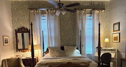 Chesnut Cottage Inn Bed & Breakfast