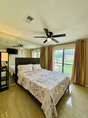 4 bedrooms, iron/ironing board, WiFi, bed sheets