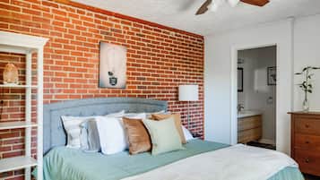 3 Schlafzimmer, Schreibtisch, Bügeleisen/Bügelbrett, kostenloses WLAN