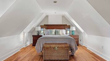 2 bedrooms, iron/ironing board, travel crib, free WiFi