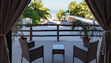 Vista para praia/oceano