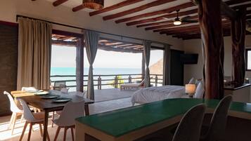 Suite presidencial, balcón, vista al mar | Ropa de cama de alta calidad, edredón y minibar