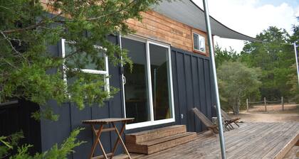 Secluded Tiny Home, firepit stargaze hike pond