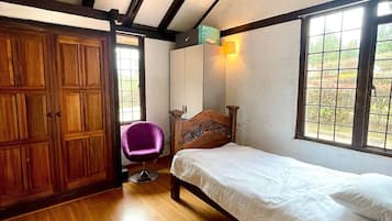 Chalet | 7 bedrooms, desk, laptop workspace, free WiFi
