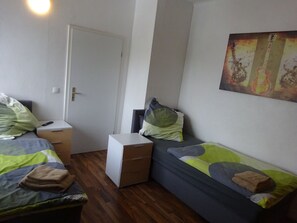 2 bedrooms, iron/ironing board, WiFi, bed sheets - LAN1: Apartment for up to 5 people with balcony (Bad Rothenfelde)