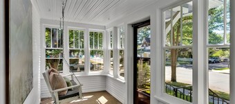 Story book 1920's home in down town Coeur d'Alene with AC, WiFi