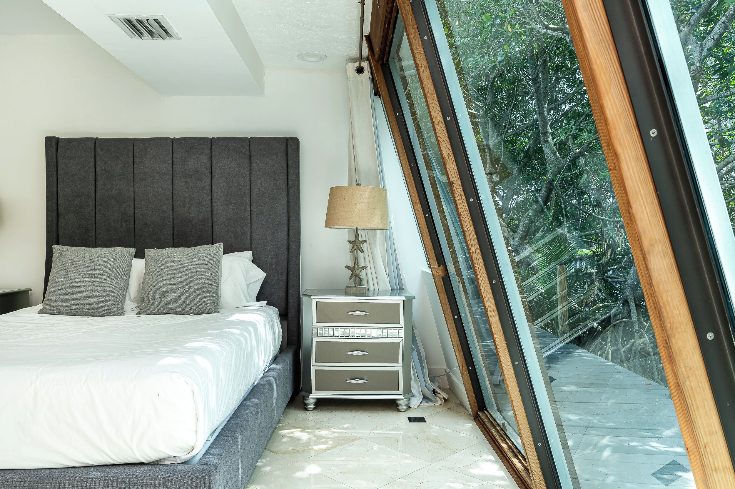 6 室のベッドルーム、アイロン / アイロン台、旅行用ベビーベッド、WiFi (無料)