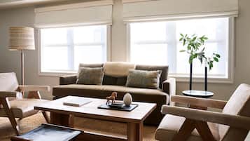 Junior Suite With Living & Dining Area | 起居區