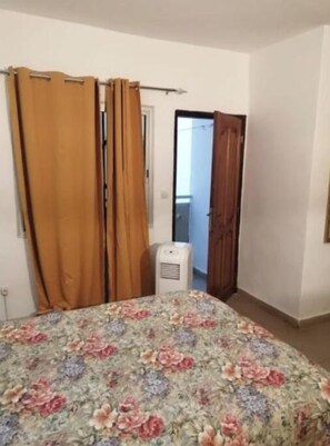 1 chambre, fer et planche Ă repasser, Wi-Fi, literie fournie
