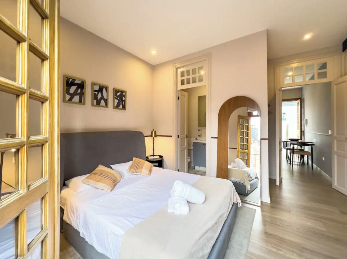 Apartamento Confort, 1 habitación, balcón, vistas a la ciudad (4) | Sábanas de algodón egipcio, ropa de cama de alta calidad y edredón 