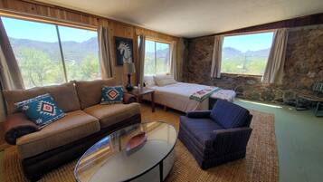 1 bedroom, bed sheets