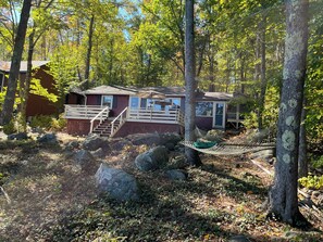 Exterior - Charming lakefront 2-bedroom cottage with private beach & dock. (Moultonborough)