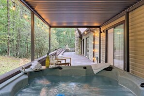 Terrace/patio - Upscale Creek Retreat:Theater&Pickleball, in Helen (Sutee Nacoochee)