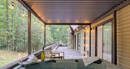 Upscale Creek Retreat:Theater&Pickleball, in Helen